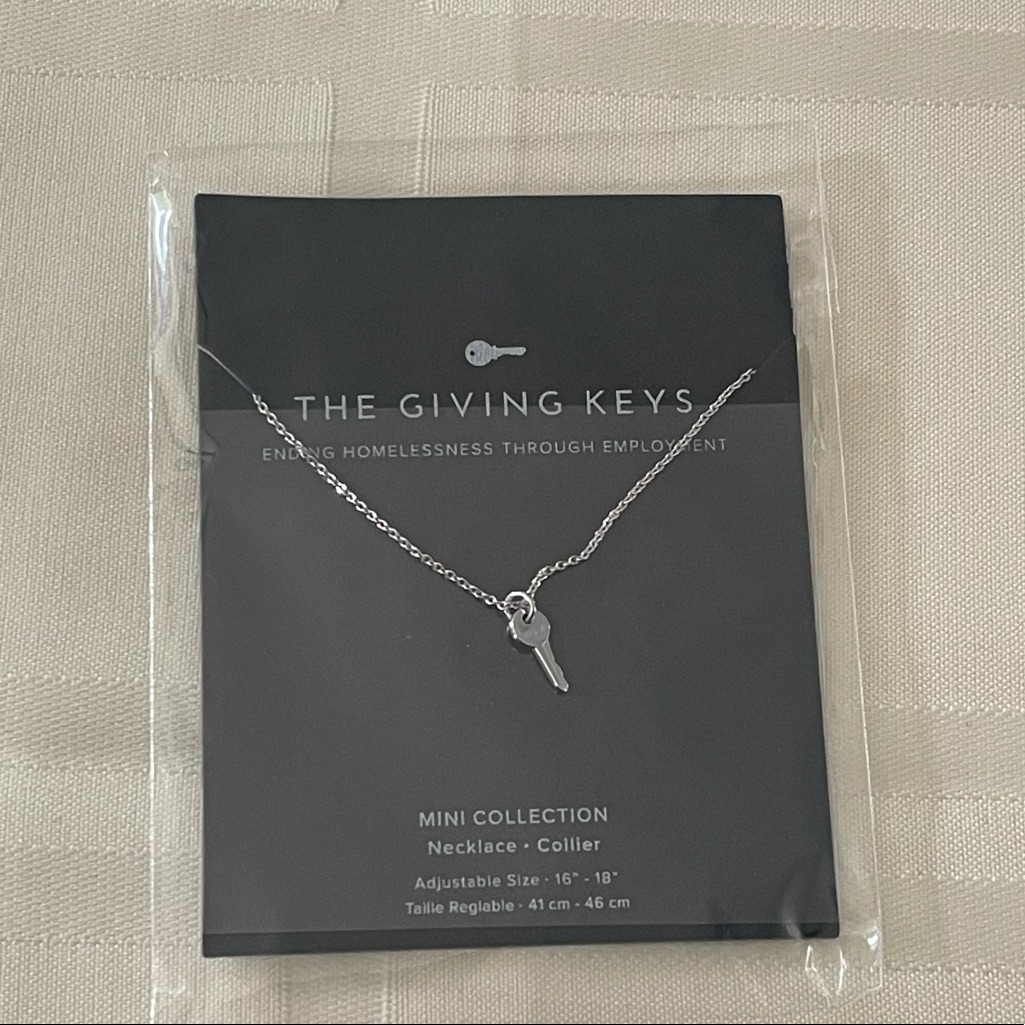 Giving Key Mini Necklace 15$